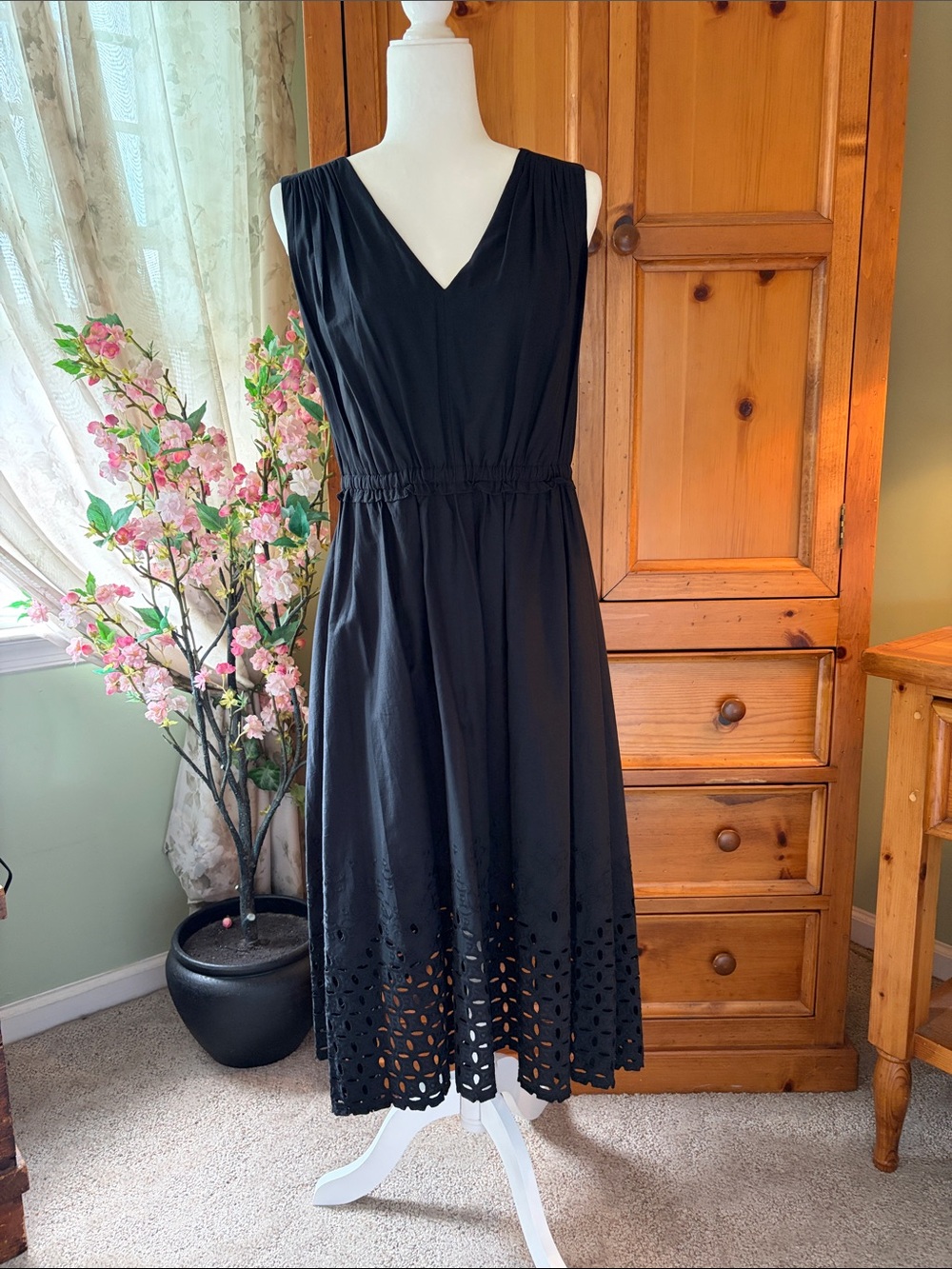 Donna Karan Black Sleeveless V-Neck Midi Dress with Laser-Cut Hem